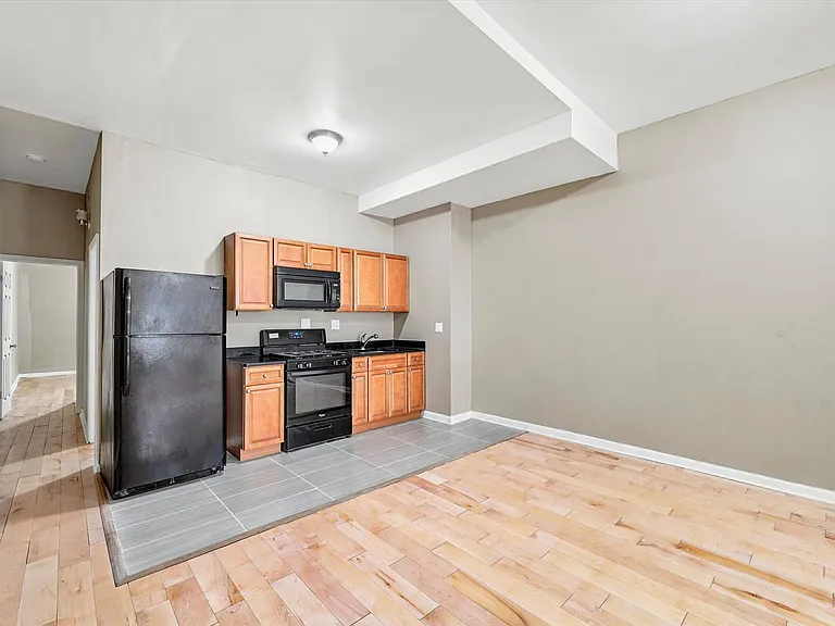 2112 Orthodox St — Photo 3