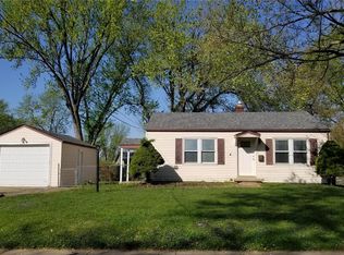 3113 Ridgeview Dr, Saint Charles, MO 63301