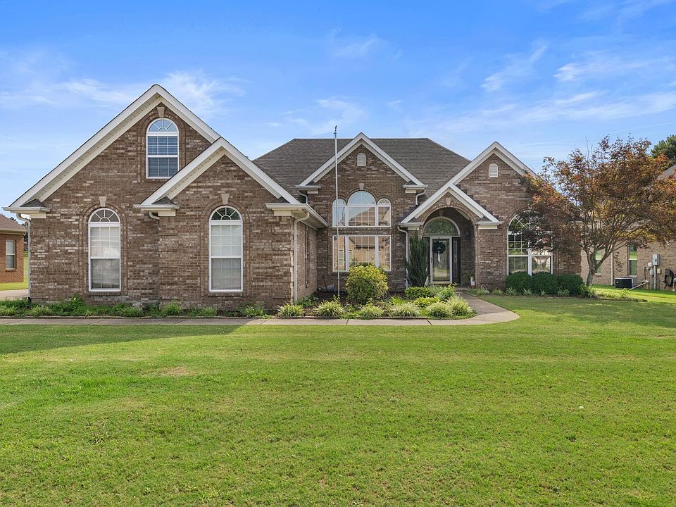 1st image of 212 Cottonwood Run