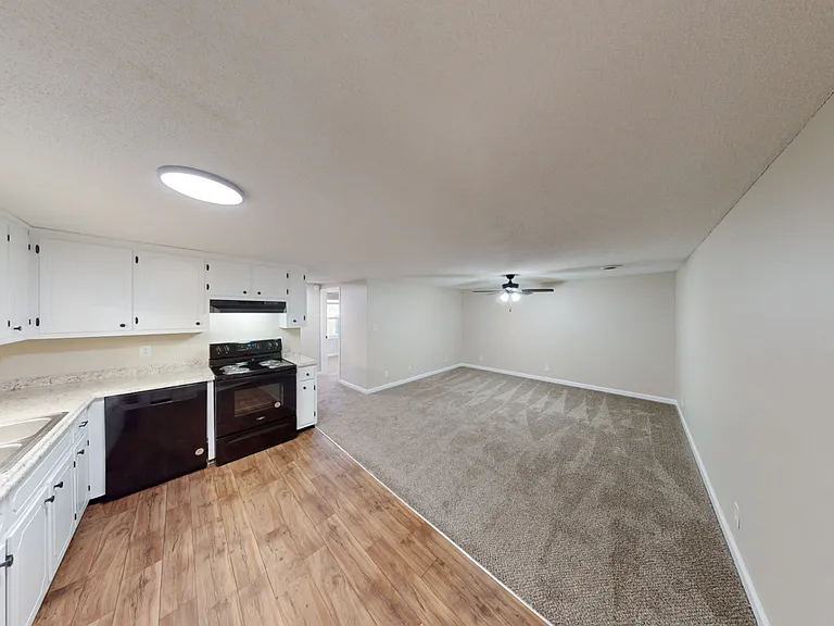 510 Hietts Ln #C — Photo 3