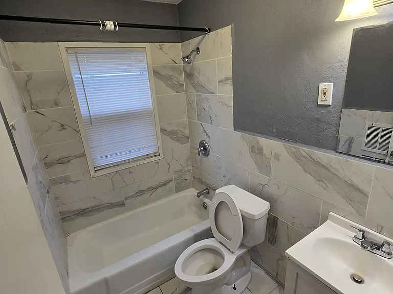 2905 Hanson St — Photo 8