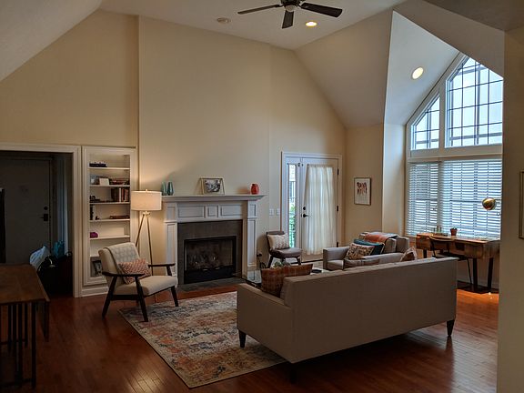 5th image of 2421 Derbyshire Ct Unit B4-a