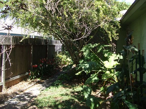 4th image of 4213 Congressional Dr