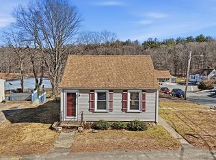 98 Washington St, Groveland, MA 01834