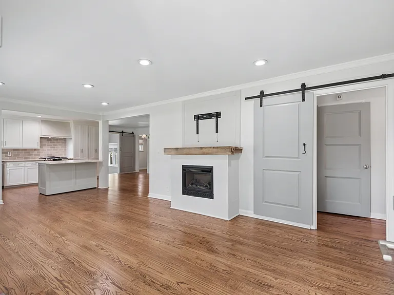 5004 Danby Dr — Photo 6