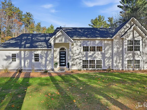 16573 Quincy St, Holland, MI 49424