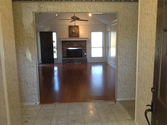 2nd image of 1301 Duxbury Ct