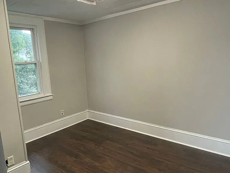 2318 Monroe Ave — Photo 9