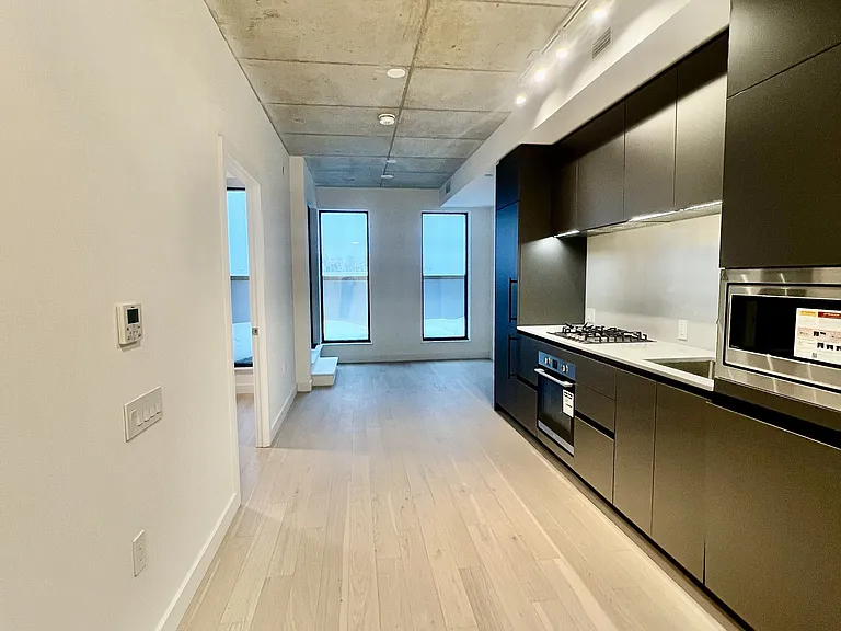1720 Bayview Ave #527 — Photo 5