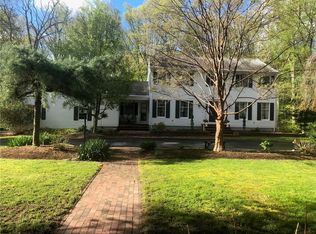 8 Mary Elizabeth Dr, Scituate, RI 02857