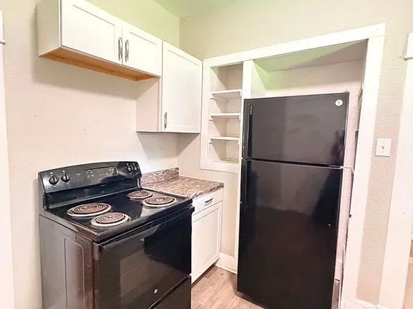 1424 E 1st Ave, Winfield, KS 67156