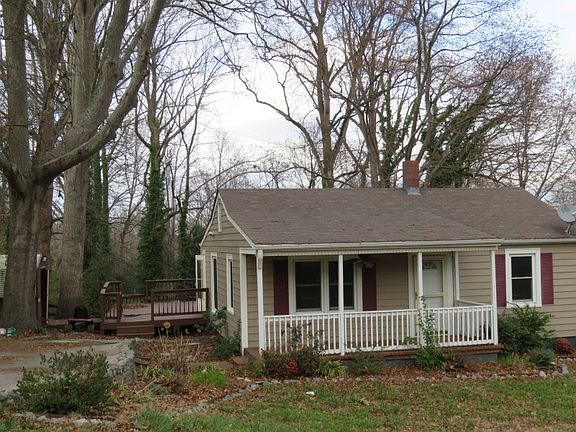 3rd image of 611 Lowell Ave