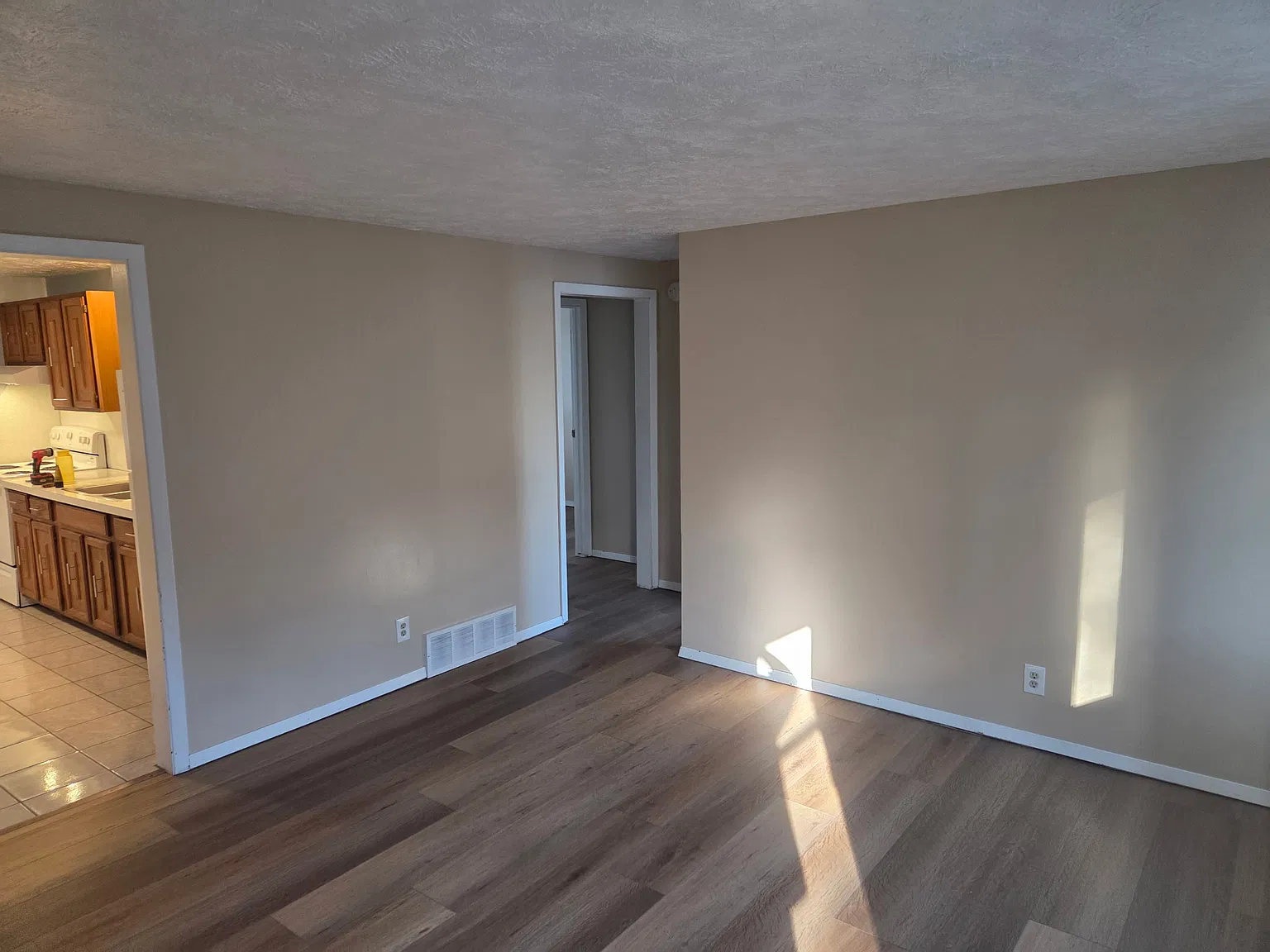 2 bed, $900 — Photo 3