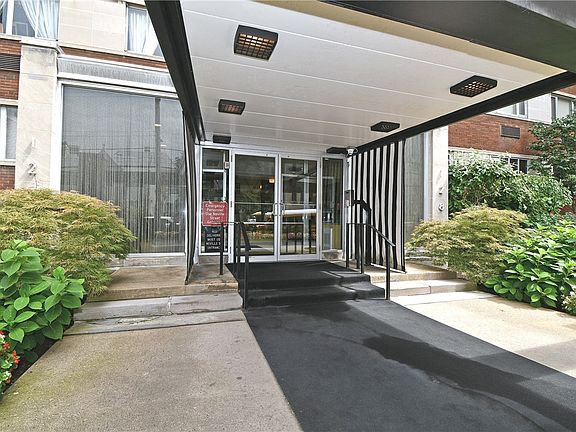 4th image of 128 N Craig St APT 907