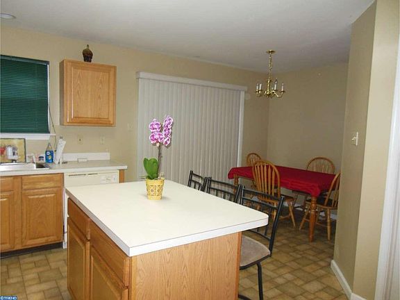 4th image of 229 Danielle Ln
