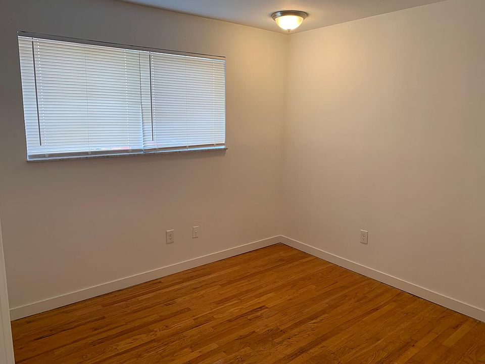 2nd image of 10165 Chaucer Ave APT 2