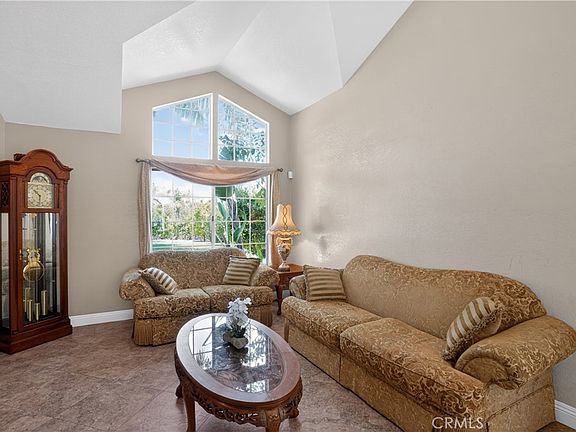 5th image of 2081 Country Hills Ln