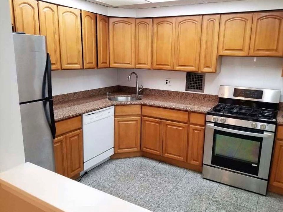 1st image of 41-20 40th St #2