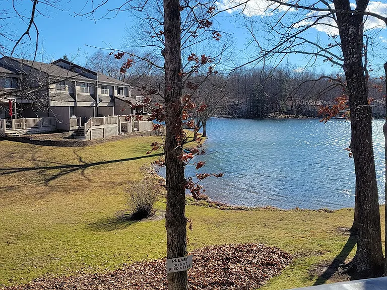74 Lakeshore Ct #81-1 — Photo 2