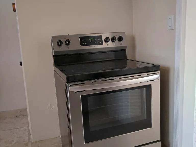 1321 E Mabel St — Photo 21