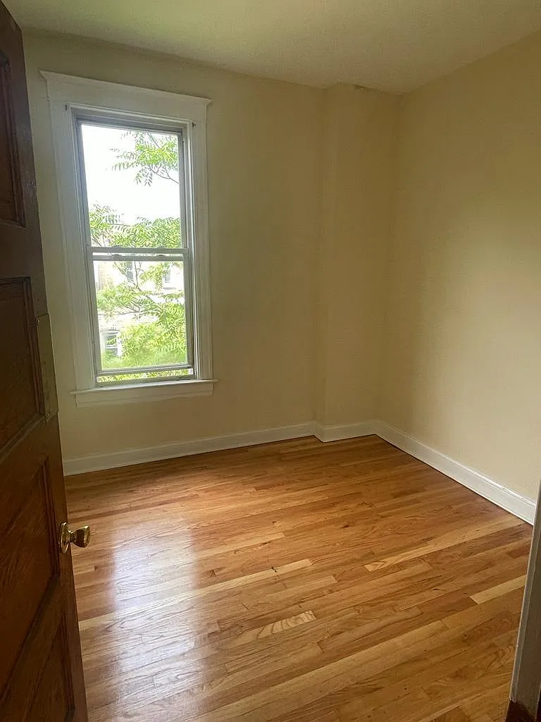 1921 S Spaulding Avenue — Photo 4