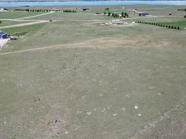 317 Hidden Canyon Est, Brule, NE 69127