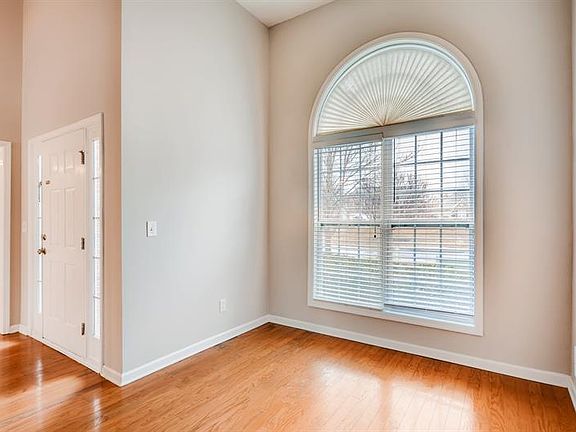 3rd image of 2757 Marisol Way