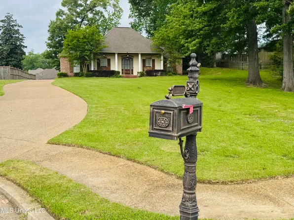 8 Audubon Pl, Natchez, MS 39120
