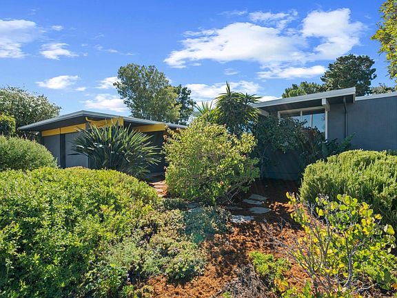 3rd image of 1439 Kingfisher Way
