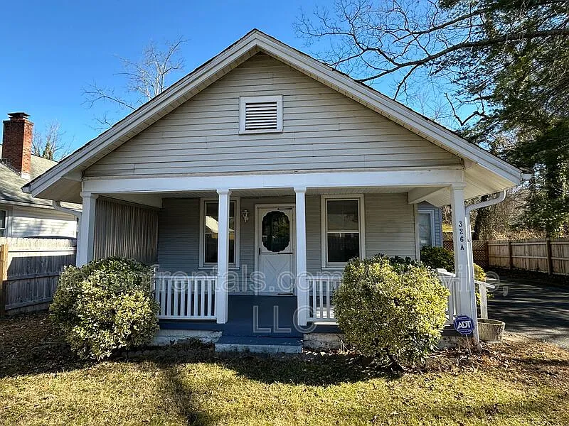 1 bed, 1.0 bath, $860 — Photo 2