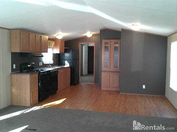 2nd image of 1307 Country Ln