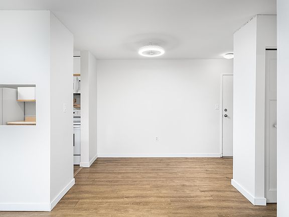 5th image of 10636 120th St NW #134