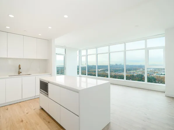 720 Farrow St #4007, Coquitlam, BC V3J 0P3