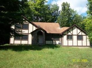 3910 Pine Creek Rd, Metamora, MI 48455