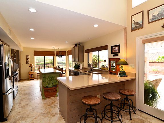 5th image of 1056 E Coachwood Dr