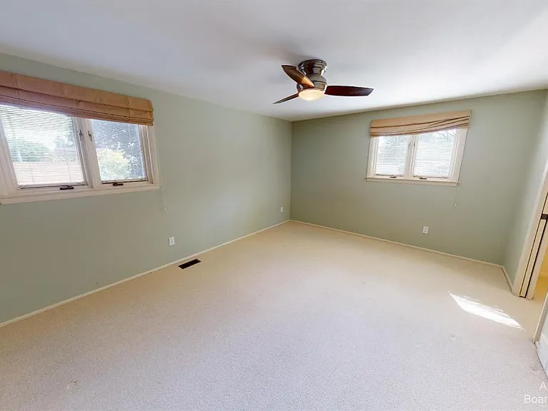 2235 Prairie St — Photo 12