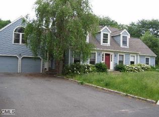 18 Bennetts Bridge Rd, Sandy Hook, CT 06482