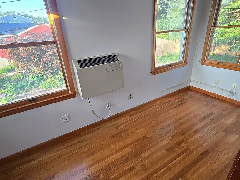 23 Milton St #3 — Photo 9