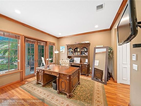 3rd image of 319 Coral Way
