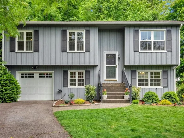 8 Old Village Lane, Katonah, NY 10536