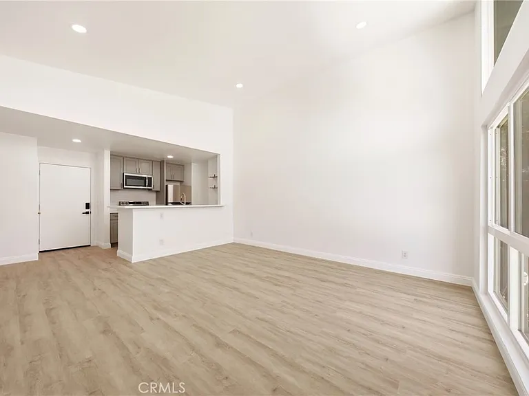 802 Coriander Dr #B — Photo 14
