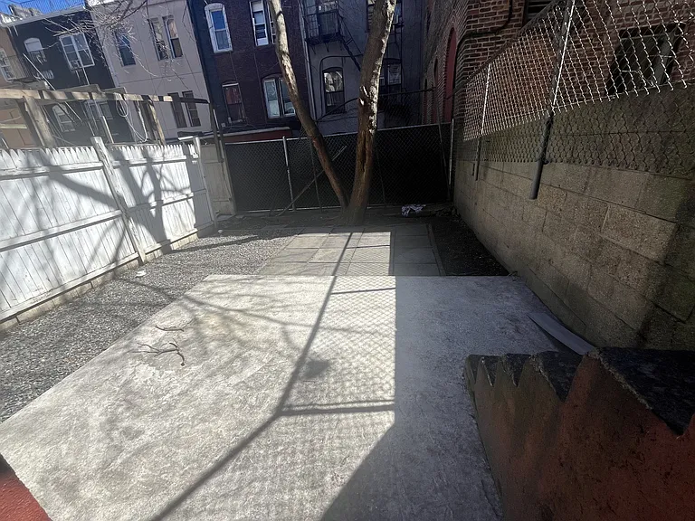 678 Union Ave #1B — Photo 10