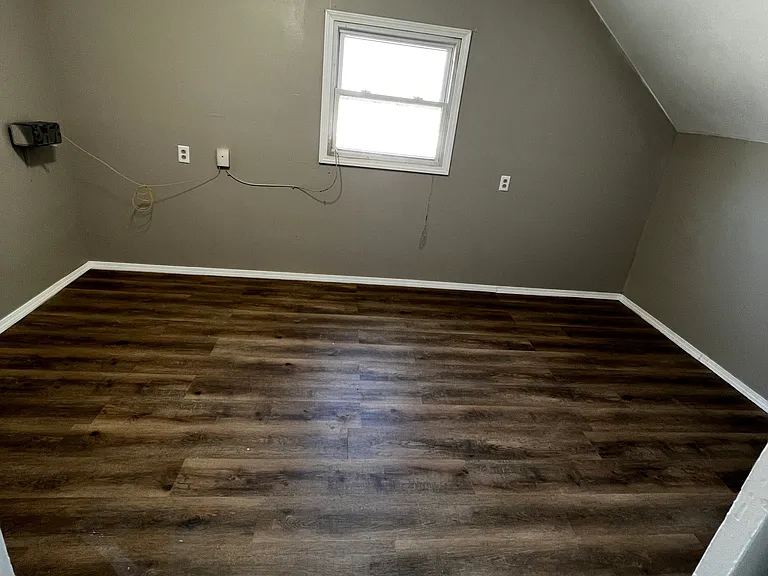 101 Maple St — Photo 6