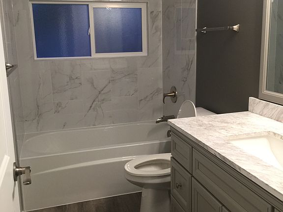 5th image of 1028 Winslow Ave