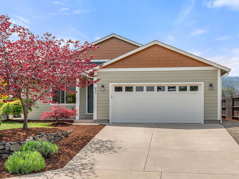 1st image of 843 Oak Knoll Dr