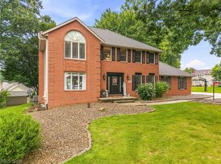 3379 Stratham Cir NW, Canton, OH 44708