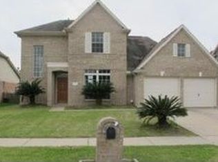 1811 Country Club Cove Dr, Baytown, TX 77521
