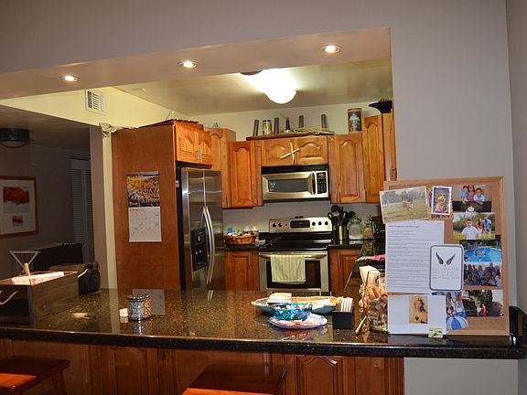 3rd image of 100 Edgewater Dr APT 138