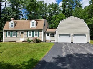 15 Winterhill Dr, Dracut, MA 01826