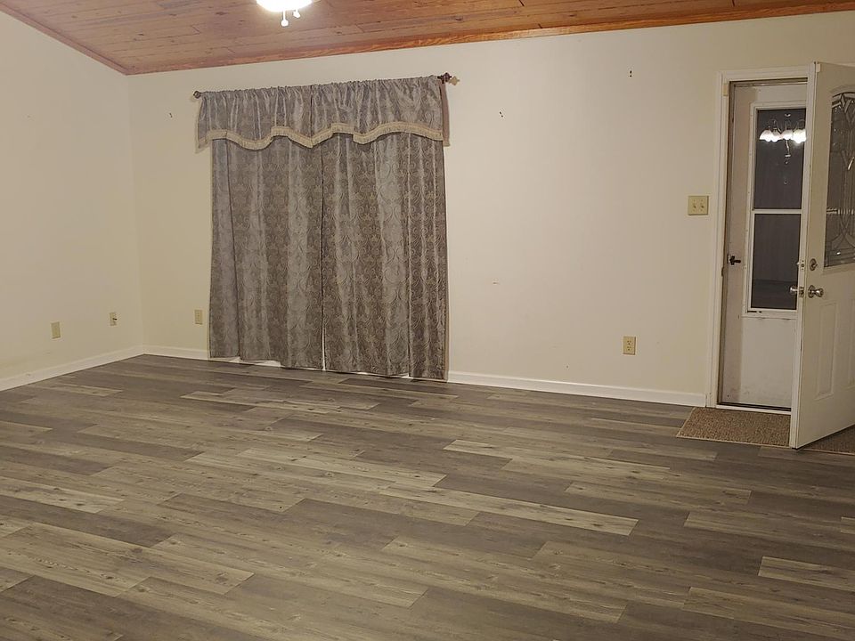 Living room\Entry from front door